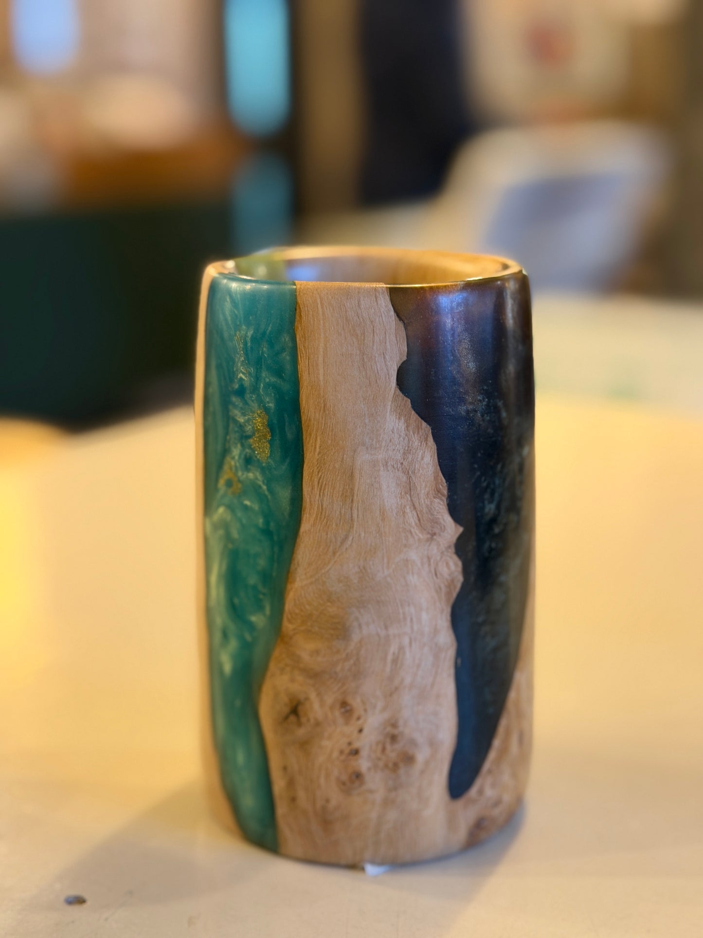 Burr Oak Wood & Mixed Colour Resin Vase 2