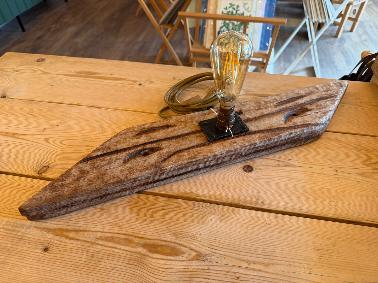 Flat driftwood lamp base (No.40)