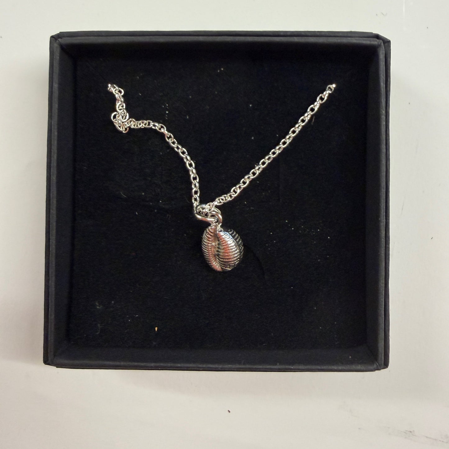 Sterling Silver Cast Small ridged Cowrie Shell Pendant (10mm) - MB1168