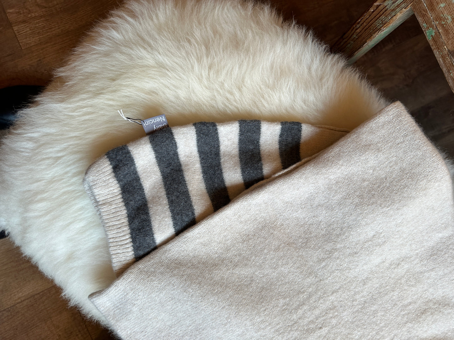 Lambswool blanket scarf