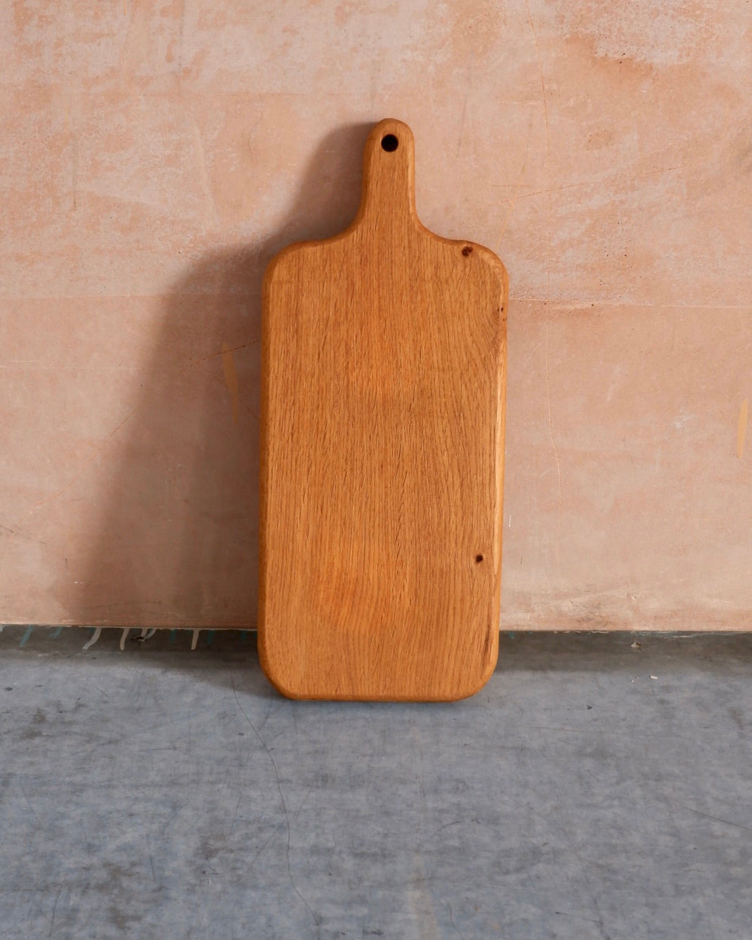 Phil De Paolo | Oak serving board with handle 35 x 15
