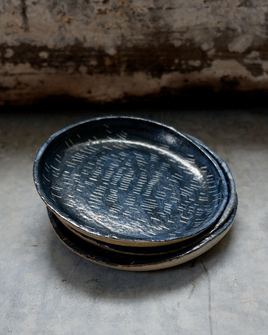 tamlin lundberg ceramics indigo dish homeware kitchenware